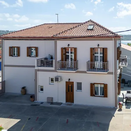 Mythos Suites-dionysos Apartamento *