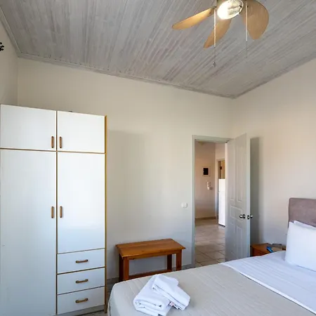 Mythos Suites-dionysos מת'וני